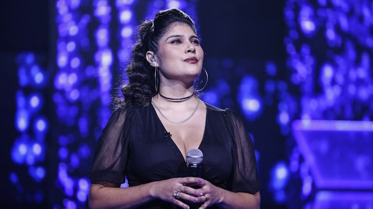 A musicista e coach vocal Mari Bannwart chegou para se arriscar e aplicar seus conhecimentos no palco. A juralinda Tatá Martinelli gostou da apresentação, mas fez um pedido: "Achei que estava muito colada no original. Quero ver você na próxima".