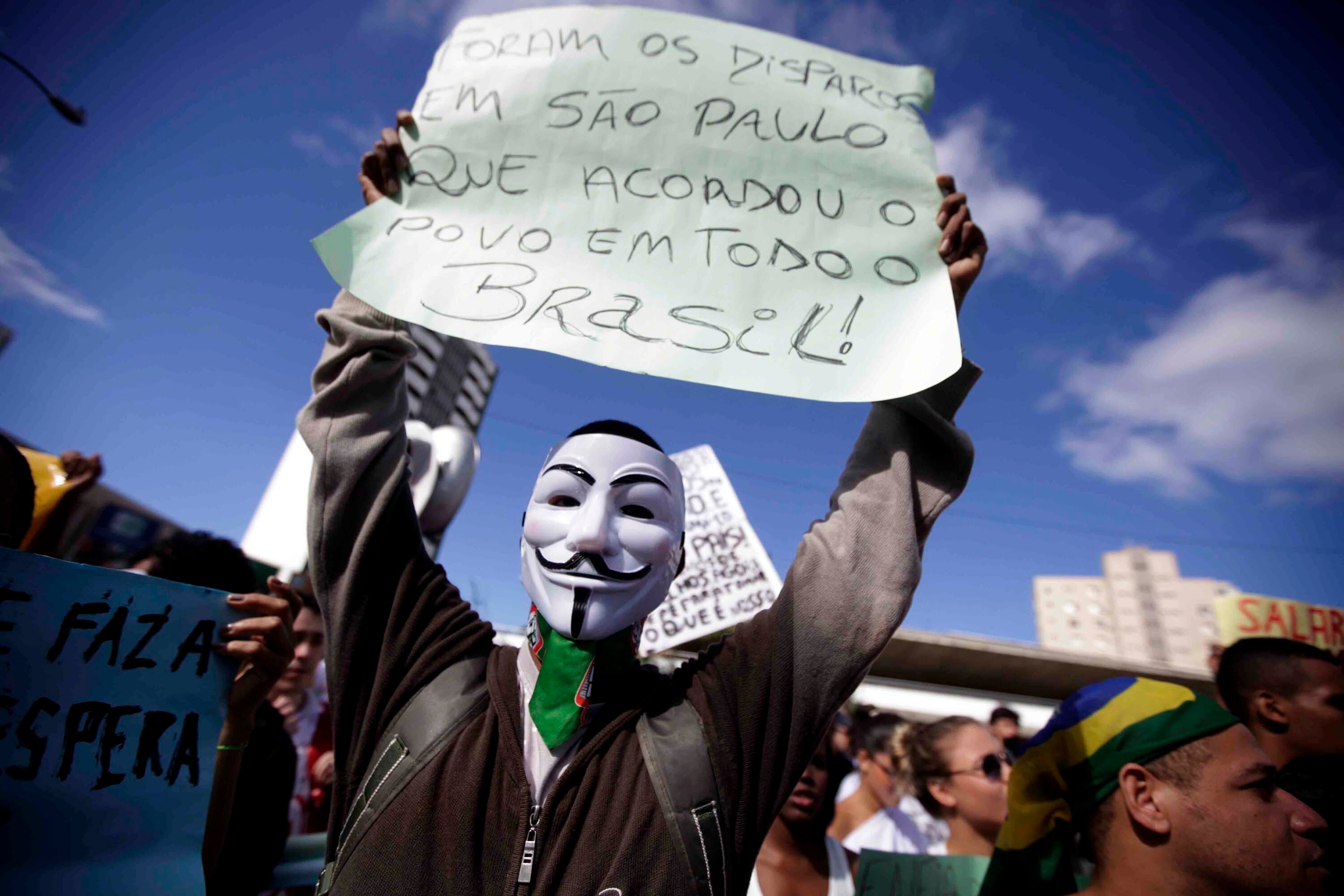 Salvador iniciou por volta das 14h os protestos na capital
