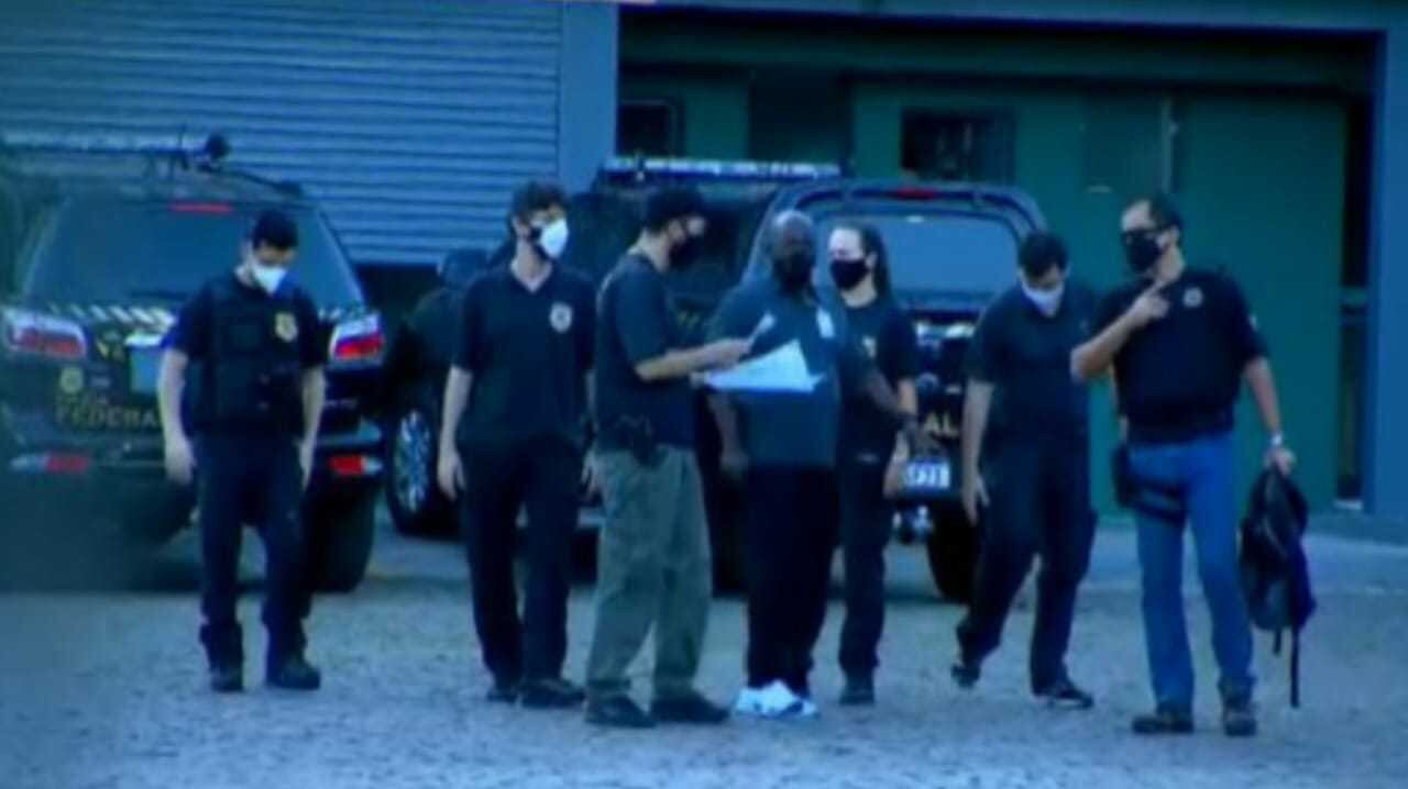 Em março 2021, empresários e políticos de Belo Horizonte se vacinaram clandestinamente contra a Covid-19; descobertos, foram considerados 'vítimas' de um golpe