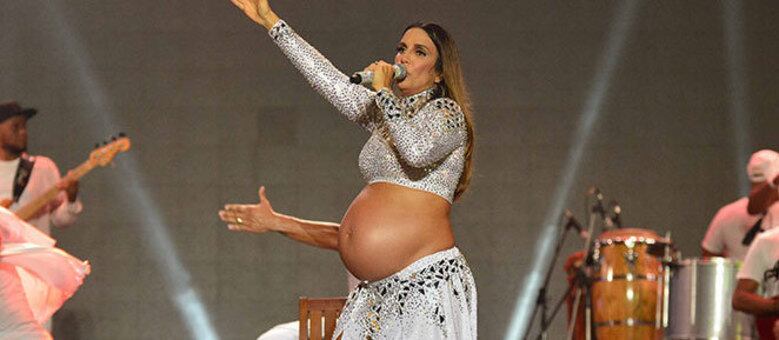 Marina e Helena nasceram de cesária no madrugada de sexta para sábado