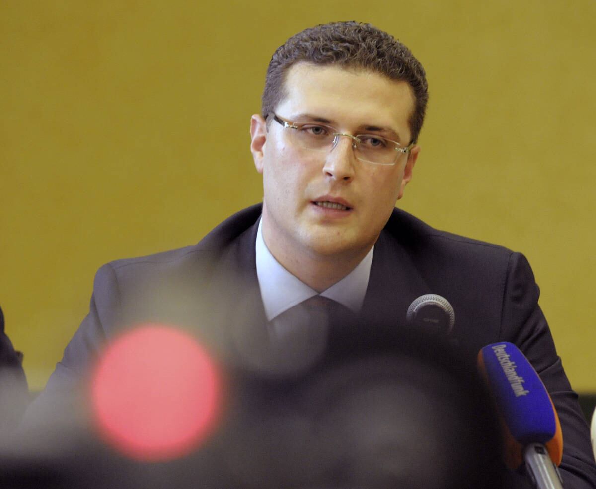Yusufov já não detém qualquer posição oficial e dirige uma empresa de investimentos em energia