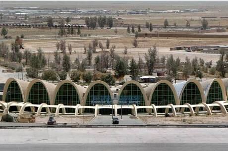 Dezenas de pessoas foram mortas por Talebans no aeroporto de Kandahar