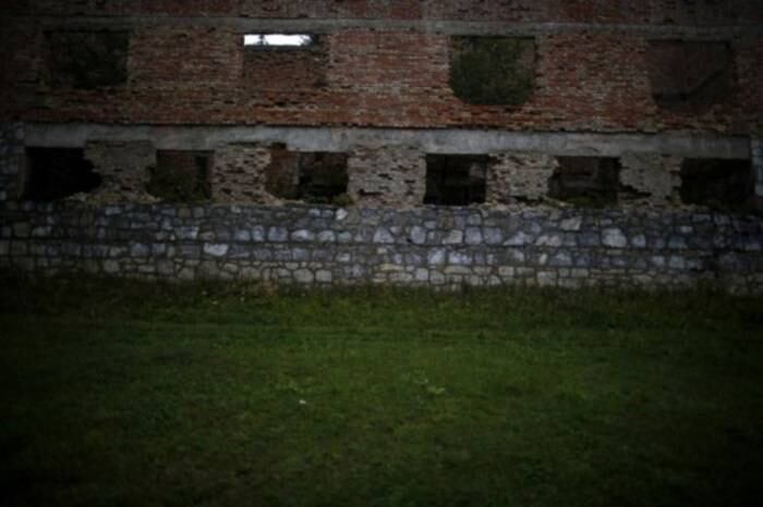 Os hotéis que serviam de alojamento para os atletas estão destruídos