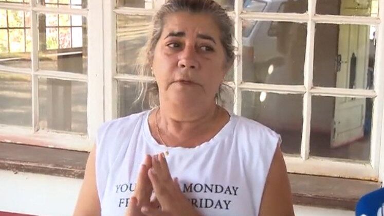 A dona da pousada negou a versão dada pelos amigos e disse que foi comunicada horas depois do sumiço. "O amigo dele subiu por volta das 4 horas da tarde, informando que o amigo dele tinha sumido dentro da pousada. Em momento nenhum ele falou dentro da piscina", disse a gerente. Ainda segundo a dona da pousada, o rapaz foi encontrado com as mãos unidas e não apresentava sinais de ter se debatido, caso estivesse se afogando, além de ter muito sangue escorrendo pelo nariz.