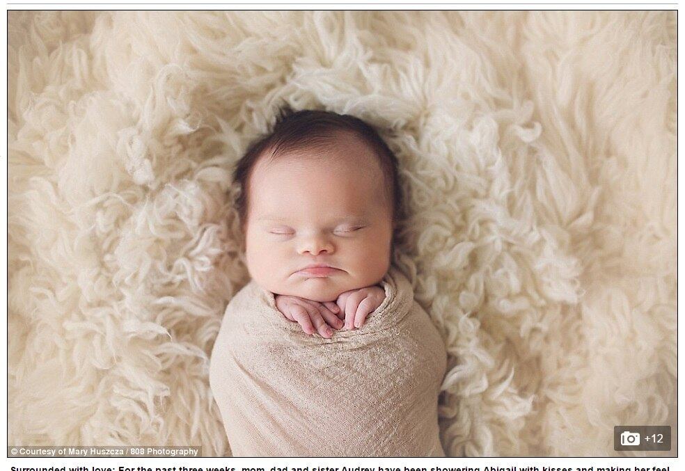 Na noite de 5 de agosto passado,
cerca de uma semana antes da data estimada para o nascimento, Erika entrou em
trabalho de parto. Abigail Noelle Jones nasceu à 0h37. Os pais ficaram
maravilhados com a bebê de bochechas rosadas, parecida com um querubim, com o
cabelo volumoso e escuro

 

Drama: mãe descobre câncer terminal logo após ganhar bebê e tem poucos dias de vida


