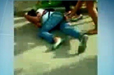 Garota não consegue reagir contra agressões e não recebe socorro