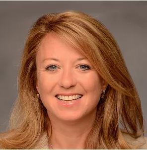 49ª - Roxanne E. Martinez,
vice-presidente sênio e diretora de talentos da Liberty Mutual Insurance

Reconhecido como a Latina mais poderosa de 2017 pela revista Fortune, Martinez foi nomeada para o Conselho de Associação de Profissionais Latinos para a América e atualmente atua como conselheira de negócios
