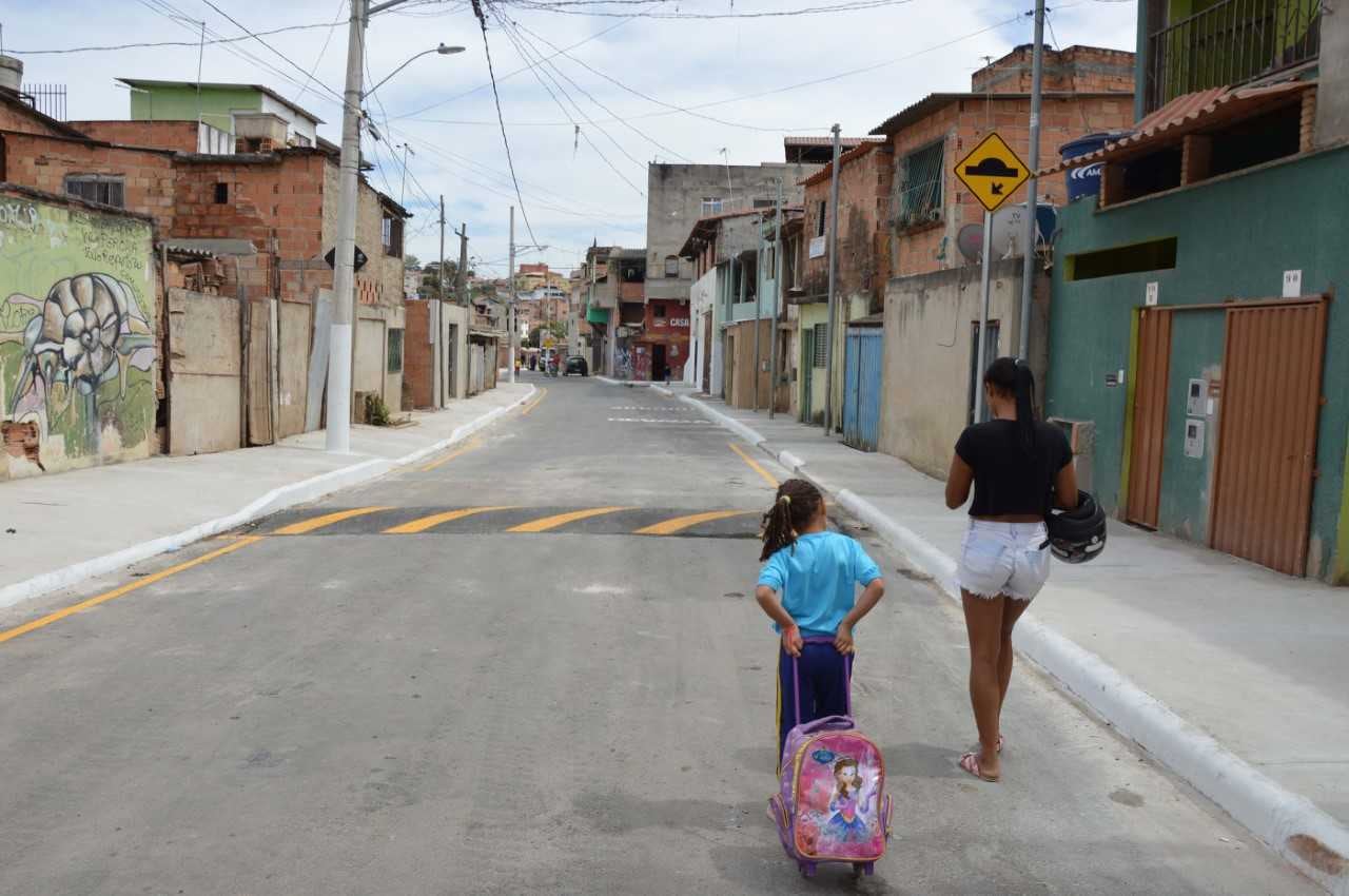 Obras do Beco Ibaté, que foi drenado, asfaltado e sinalizado, serão entregues