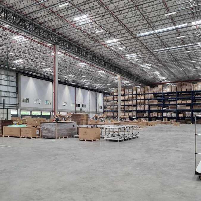 Mercedes-Benz investiu R$ 76 milhões para abrir o novo Centro Logístico