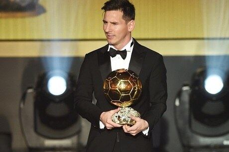 Messi tem cinco troféus de melhor jogador do mundo
