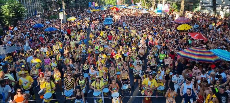 Feriado passou, mas folia continua em BH