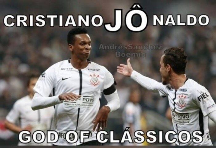 A ótima fase do atacante Jô, autor de um dos gols da vitória do Corinthians no clássico contra o Santos, disputado no sábado (3), no Itaquerão, também inspirou os internautas fãs dos memes


