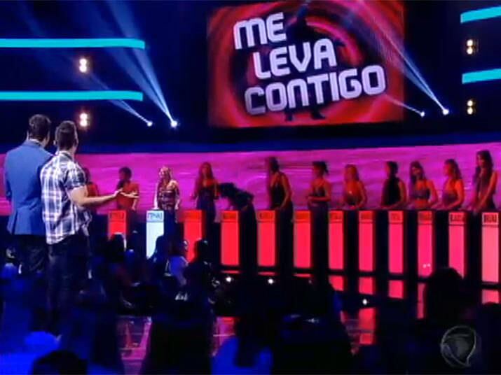 — Aquele cara carinhoso, romântico. Sou aquele cara que liga para falar que está com saudade. Aquele cara que dá bom dia, boa noite... Aquele cara que sem data especial dá uma rosa

+ Vídeo: George chega com tudo e dá o recado: "Quem quiser ser feliz, vem comigo!"

+ De desmaiar! Veja as lindas participantes que se destacaram no último programa e eleja a mais gata

+ Rafael Cortez: “Me assusto quando as mulheres ficam masculinas na relação”
