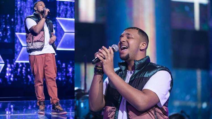 Para encantar os jurados, Denilson Novais também apostou em um look moderno. O candidato escolheu uma calça de sarja, blusa branca, colete puffer e tênis