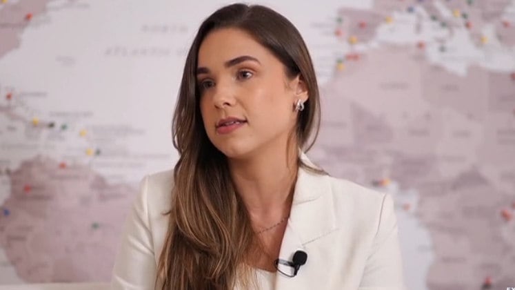 Larissa foi para uma delegacia e fez o Boletim de Ocorrência no dia em que tudo aconteceu. As imagens começaram a ser vistas milhões de vezes depois que a própria vítima decidiu compartilhar o vídeo com os amigos mais próximos
