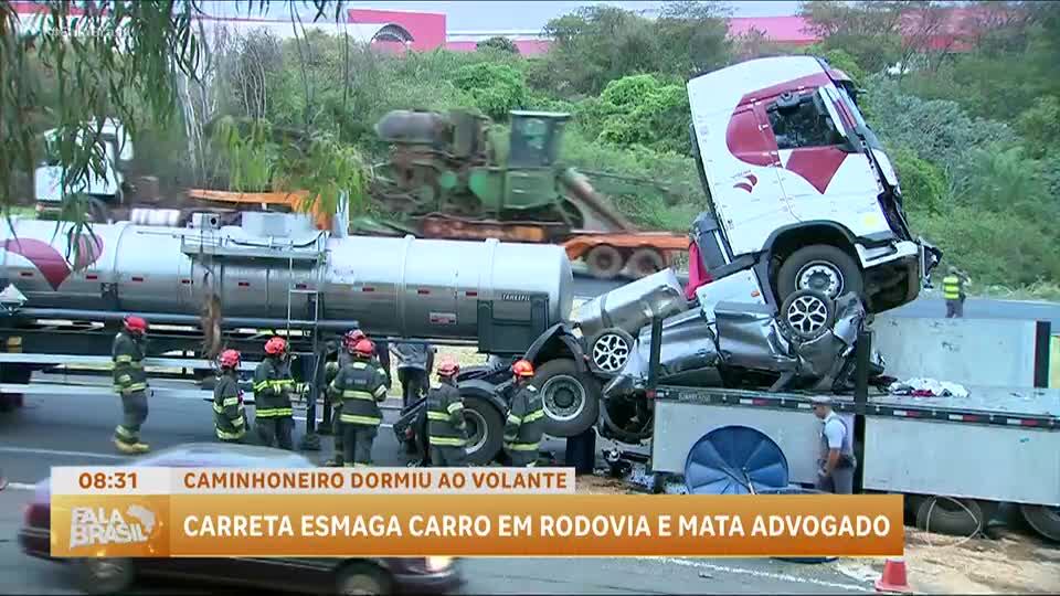 Motorista morre esmagado por carreta após caminhoneiro dormir ao volante