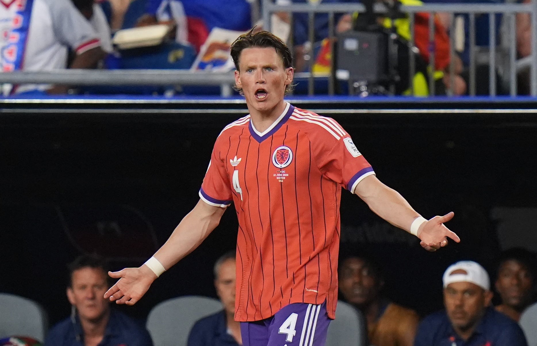 Scott McTominay, da Escócia, reage em jogo contra o Haiti