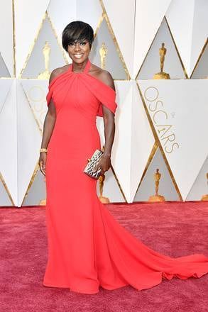 Viola Davis arrasou no vermelho 