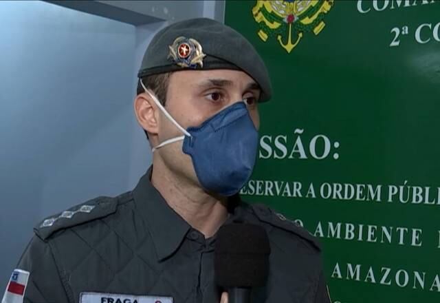 Após uma perseguição com a polícia, o carro que Leonardo estava conduzindo foi interceptado. Ele não tinha passagens pela polícia