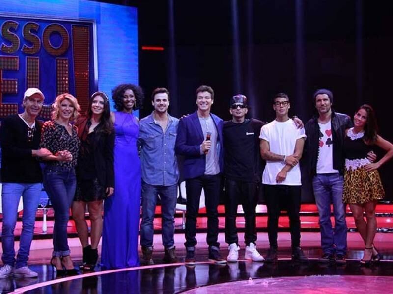 3. Mais celebridades...

Coqueiro também disse que o Hora do Faro vai contar com muito mais participações de celebridades.

— Faltava essa proximidade, a maneira que eu gosto de tocar o programa é como se eu estivesse na sala da minha casa — contou Rodrigo