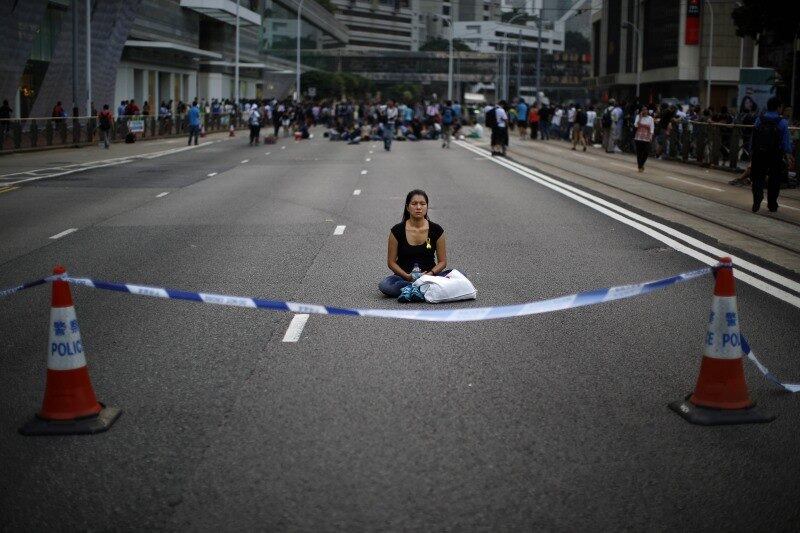 Manifestantes ainda tomam algumas ruas do distrito financeiro de Hong Kong
