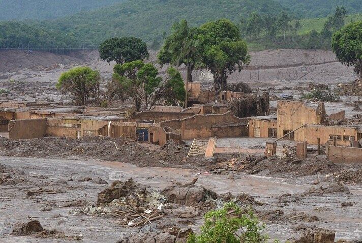 Barragem da Samarco se rompeu no dia 5 de novembro de 2015, matando 19