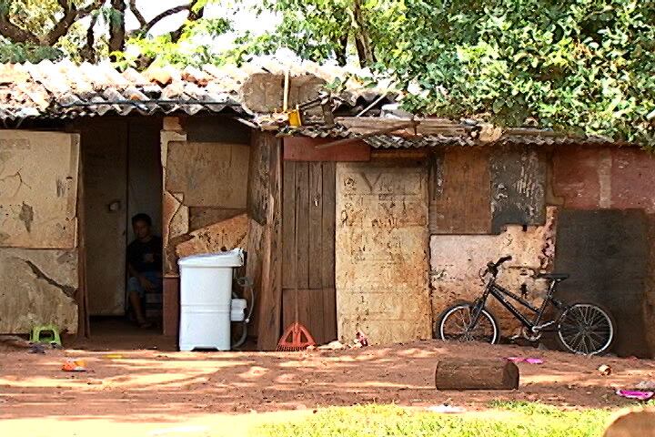 A mulher foi encontrada no centro da cidade e indiciada por abandono de incapaz. O caso foi registrado na Delegacia de Proteção à Criança e ao Adolescente