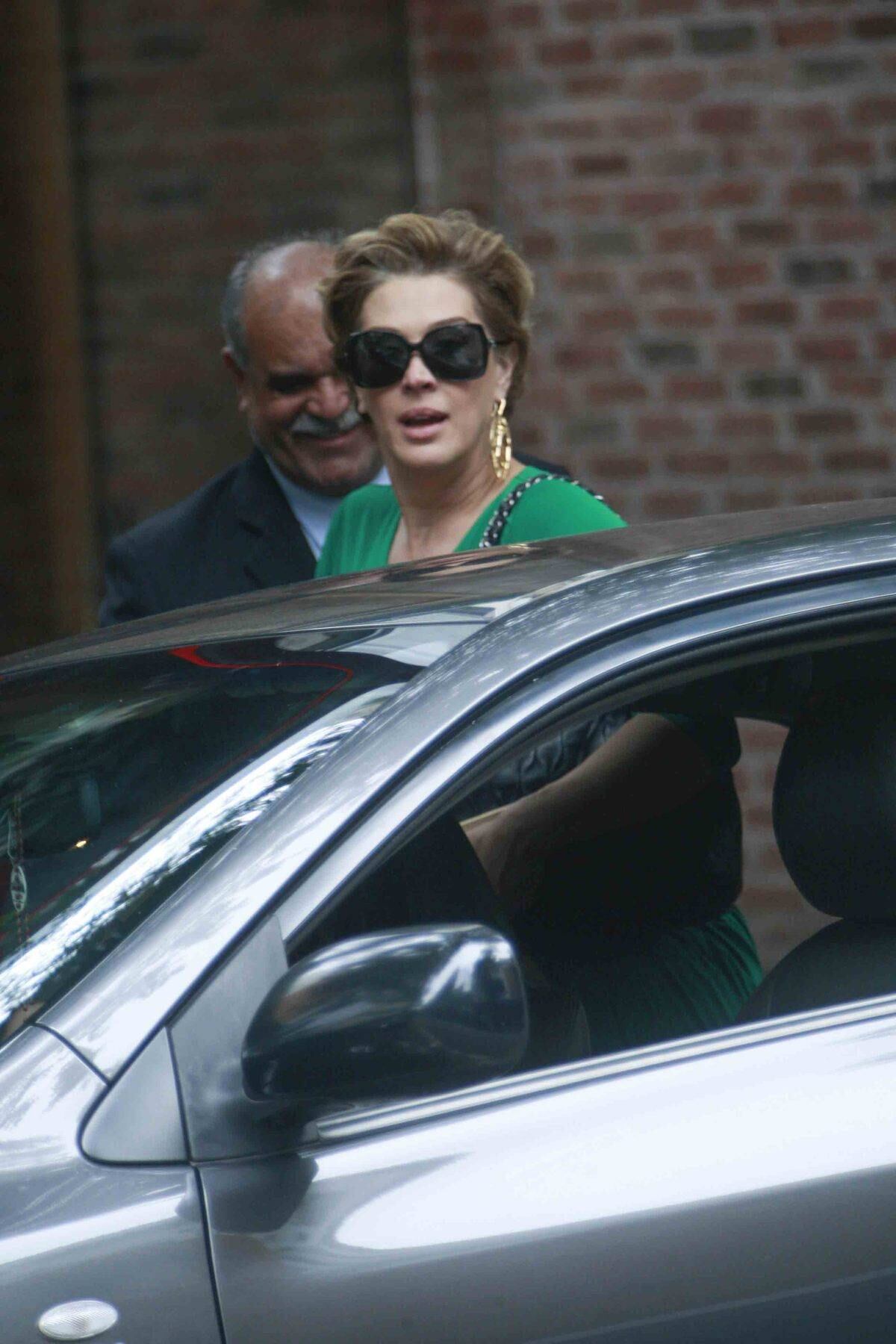 Claudia Raia e Tainá Müller almoçam juntas em restaurante