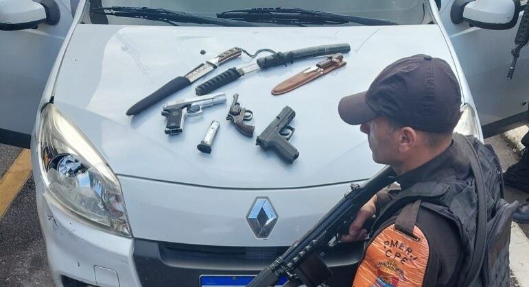 Segundo a PM, dois ladrões tentaram fugir pulando linha do trem