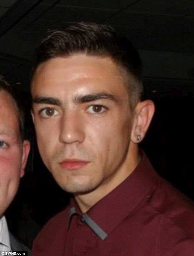 Parte da orelha de Feeney foi arrancada e ele não mais a encontrou, achando que o agressor a comeu de verdade, o que configuraria canibalismo: 
— Antes que eu percebesse o que estava acontecendo, ele pulou em cima de mim e começou a me socar na cara
