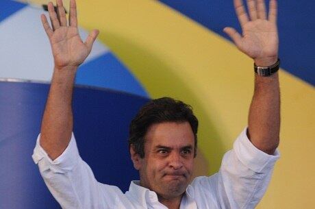 Aécio Neves prepara caminho para corrida eleitoral de 2014