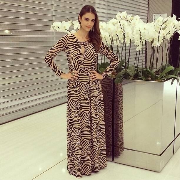 Nem mesmo um animal print fica exagerado para ela graças a escolha de peças que combinem com seu estilo