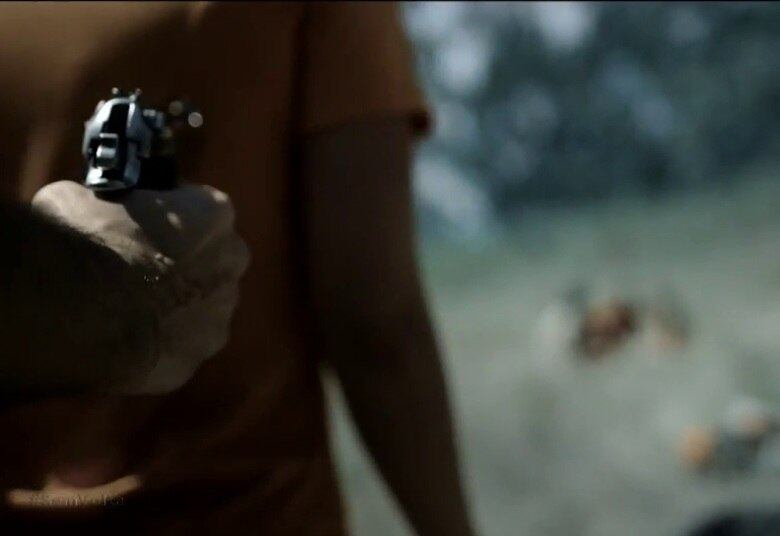 Quando toda a história fez sentido para ela, Veredas mostrou sua verdadeira face. Disse que não queria machucar ninguém, mas que foi até lá para cobrar uma dívida antiga com uma pessoa 