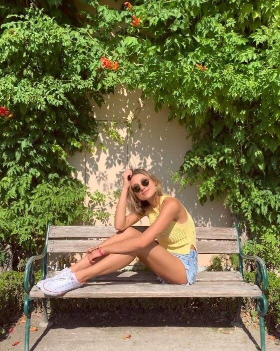 Sasha já foi jogadora de vôlei, em categorias de base, atuando pelo Clube de Regatas do Flamengo. Em 2011, ela foi convocada para a seleção carioca da categoria mirim