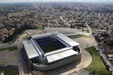 Vista aérea da Arena Pantanal, em Cuiabá, um dos pontos de interrogação para a Fifa
