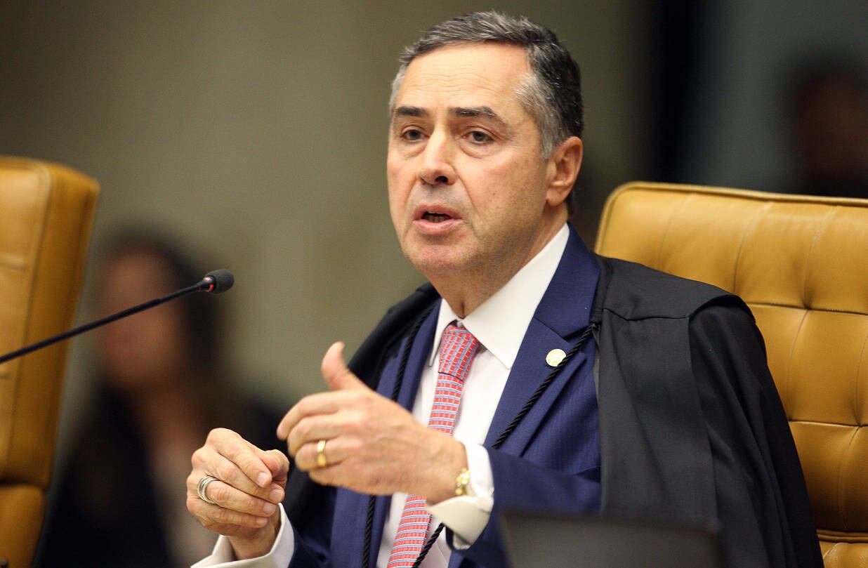 Ministro Luís Roberto Barroso durante sessão do STF