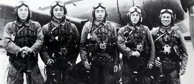 Os pilotos arremessavam seus aviões contra navios aliados para causar o maior dano possível