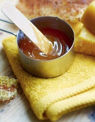 Segundo ele, o alerta foi para lembrar que é um mito dizer que os piolhos não devem ser levados em conta após a depilação ter se tornado uma prática usual. E como os usuários têm vergonha de piolhos, e os sintomas podem demarar semanas para aparecerem, eles continuam por aí