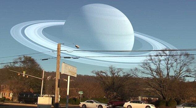 Saturno ocuparia todo o céu da Terra, deixando pouco espaço para outras estrelas