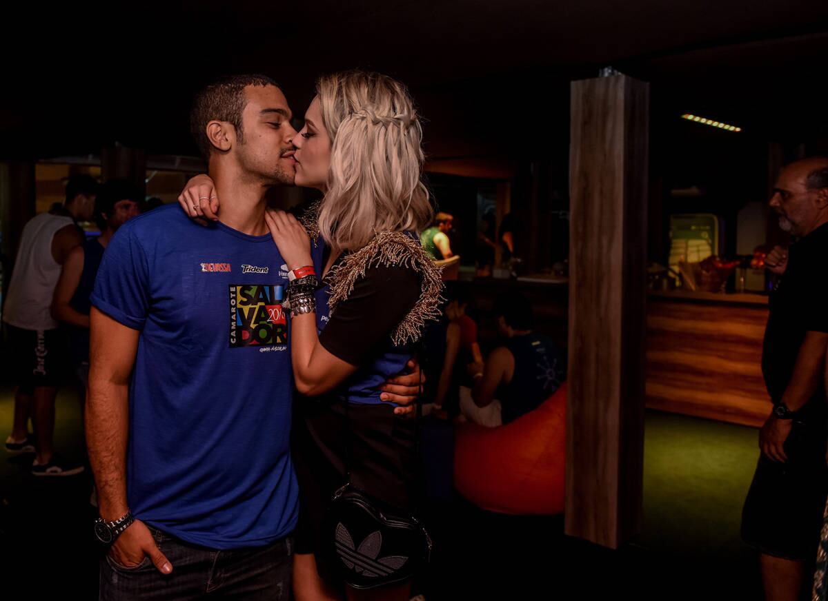 Quem também aproveitou a noite na Bahia foi Sérgio Malheiros e Sophia Abrahão