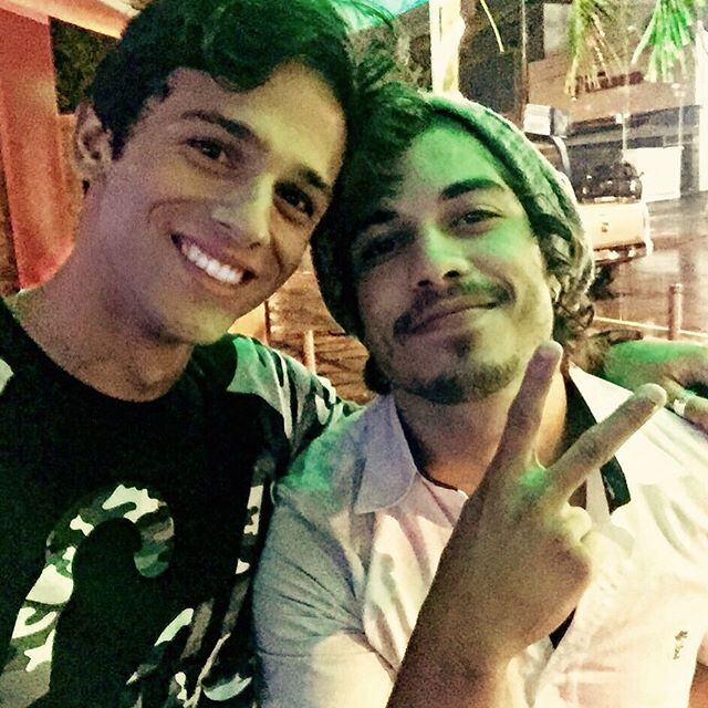 O ator e amigo Bruno Ahmed também comemorou em sua conta no Instagram.

— Merecedor! Coração aberto e gigante. Alegria alegria alegria!! #douglassampaiocampeao #campeao 