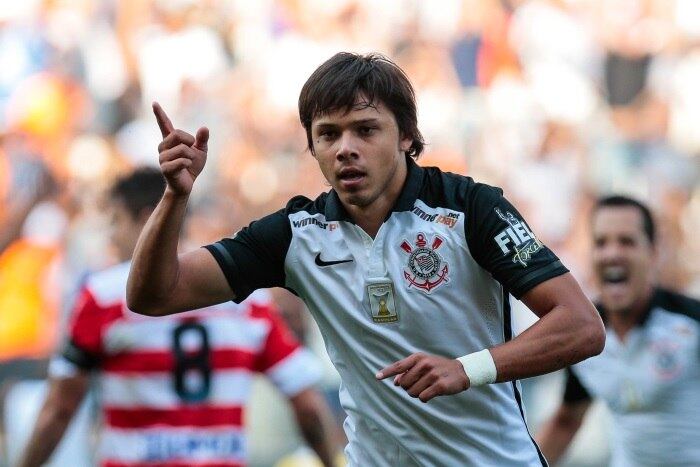 Paraguaio Romero abriu o placar em posição de impedimento