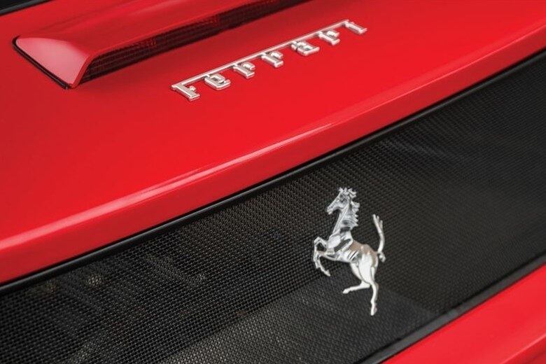 Por todas essas especificidades e por ter pertencido a Mike Tyson, o preço inicial estipulado pela casa de leilão não é nada barato. São US$ 2,2 milhões, o que convertido para o nosso real atual da RS 6,8 milhões 