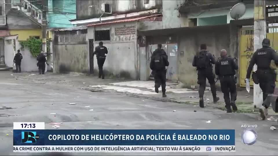 Copiloto de helicóptero da Polícia Civil é baleado durante operação no Rio de Janeiro