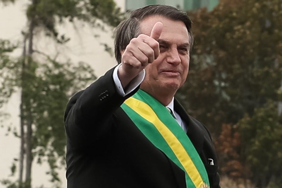 "Obrigado Deus pela minha vida", agradeceu Bolsonaro