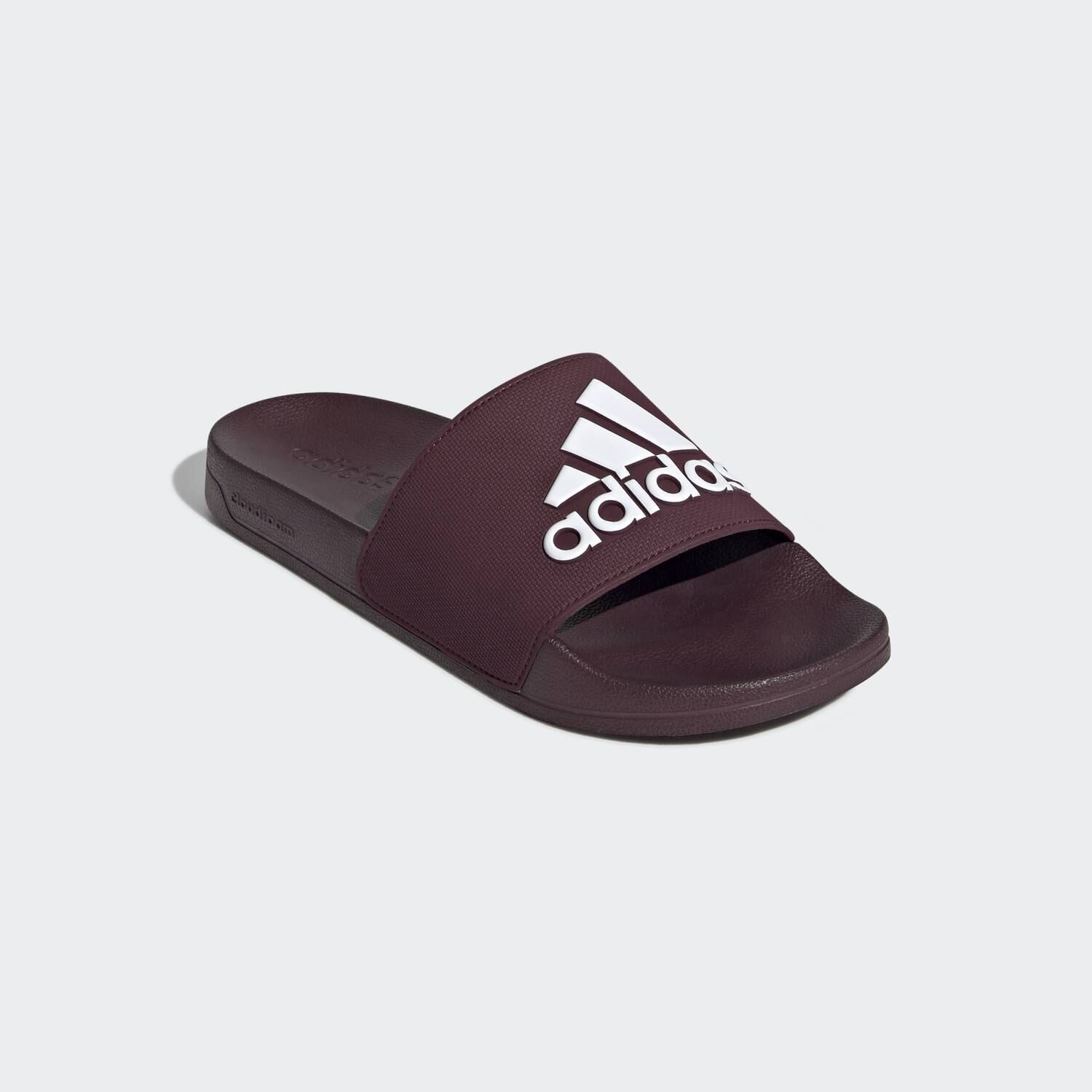 Black Friday 2020: promoções de chinelos Adidas para você usar nesse verão