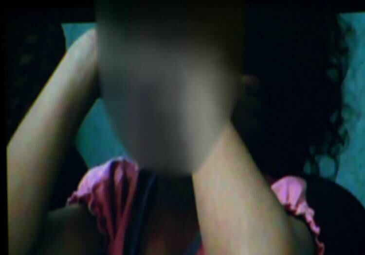 Os pais de um adolescente de 17 anos foram presos em Piracanjuba, interior de Goiás, suspeitos de permitir que o filho estuprasse os próprios irmãos: quatro meninos e uma menina de cinco anos