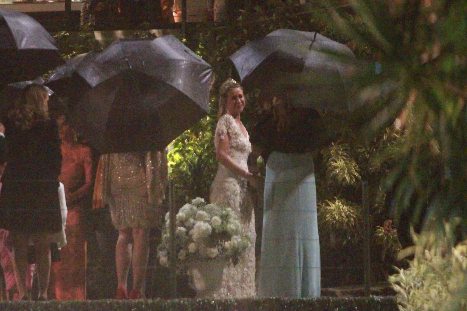 A decoração era toda em azul e branco, com tulipas brancas
Na trilha da cerimônia, músicas de Tom Jobim, Carla Bruni e Andrea Bocceli
Entre os convidos
Regina Casé, Otto, Mariana Ximemes, Mariana Weickert,