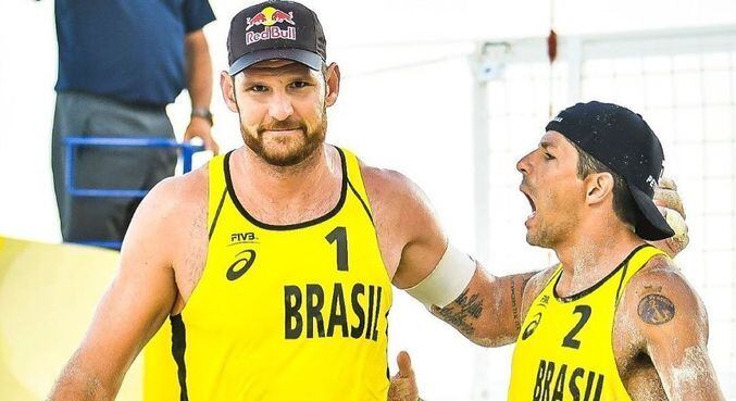 Alison e Álvaro comemoram vitória na preparação para os Jogos