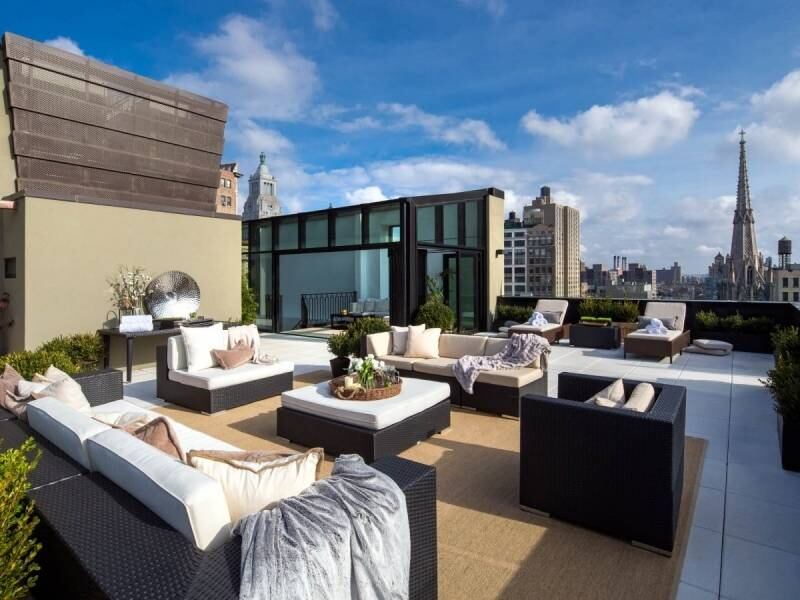 A construção conta ainda com um espaçoso deck, com acesso
exclusivo para os moradores da cobertura